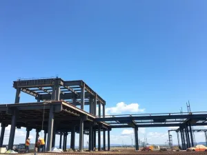 Trwałe konstrukcje przemysłowe – zalety, zastosowania, technologie