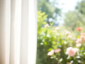 Jak wieszać firanki na żabki? Praktyczne porady i wskazówki